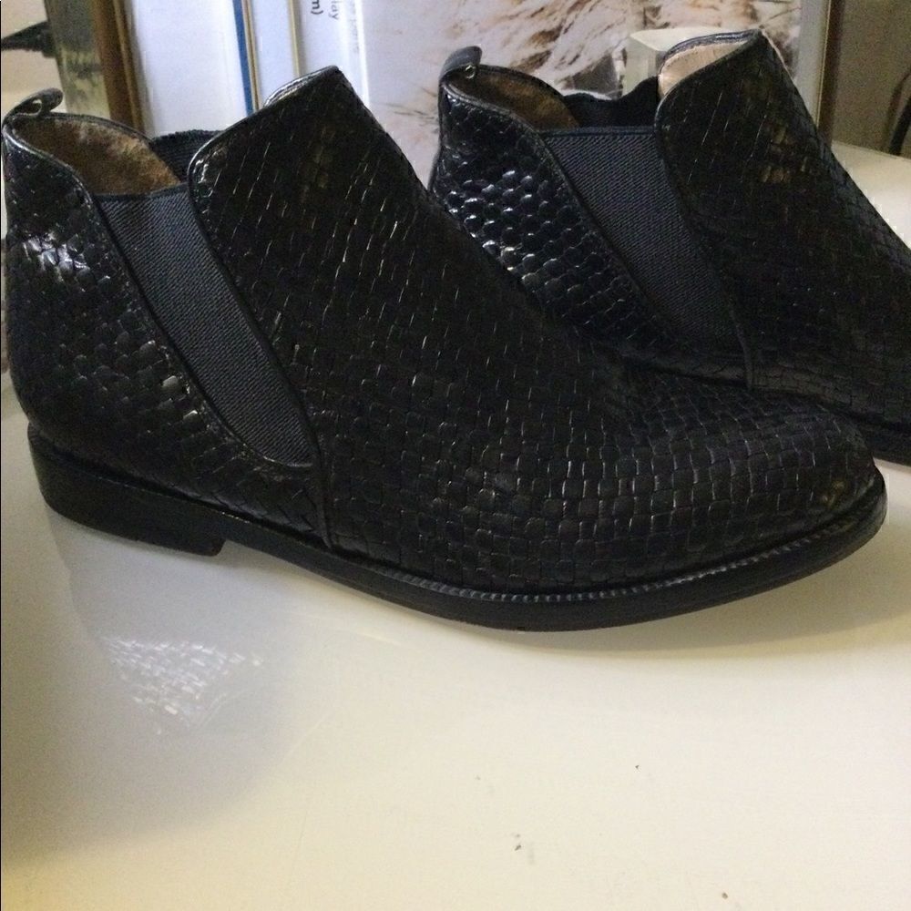 Dario 38 Black woven leather ankle boots